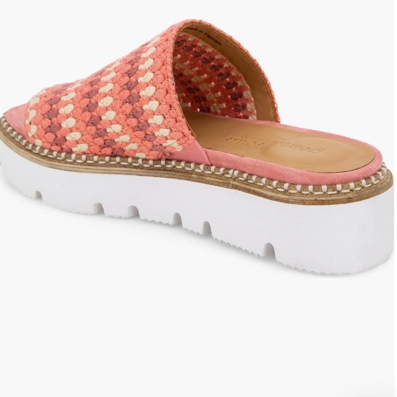 gentle Souls Lavern Platform Slide Sandal - Picture 13 of 13